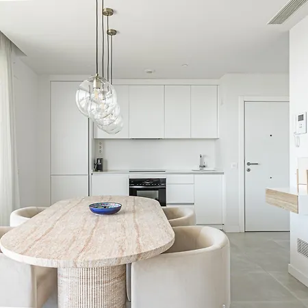 Elegant Sea-view In El Higueron *
