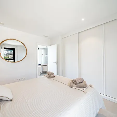 Elegant Sea-view In El Higueron Daire